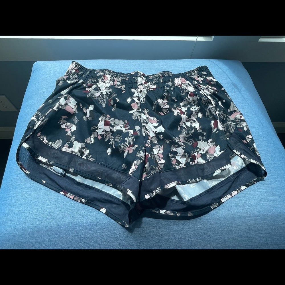 Athleta short